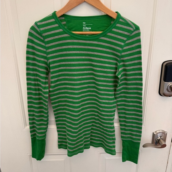 Gap Octavia Waffle Thermal Top Green & White Eagles St. Patrick’s Day - Picture 1 of 6